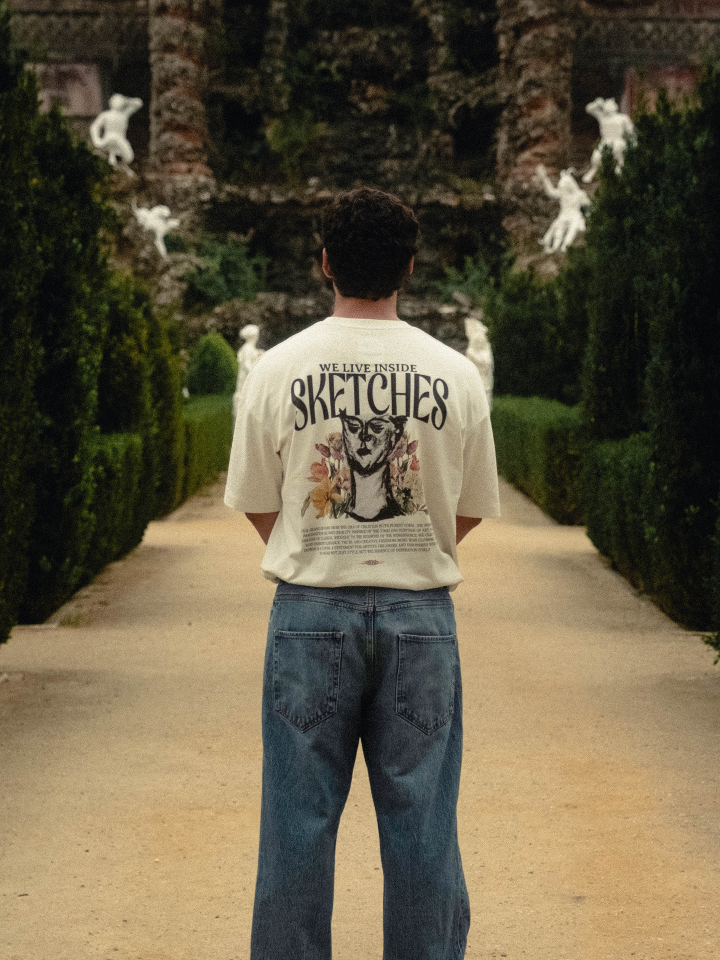 OVERSIZE SKETCHES TEE IVORY