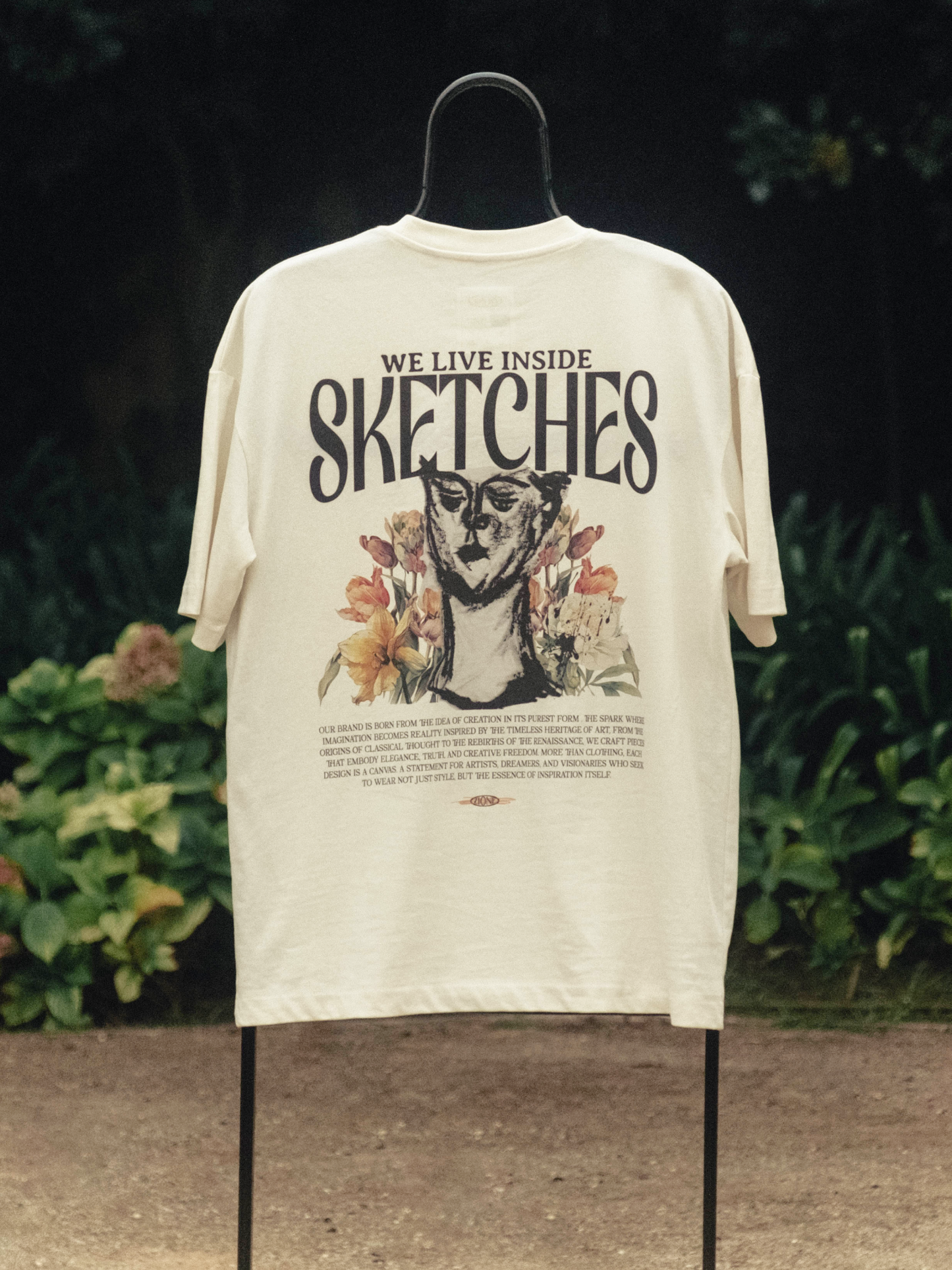 OVERSIZE SKETCHES TEE IVORY